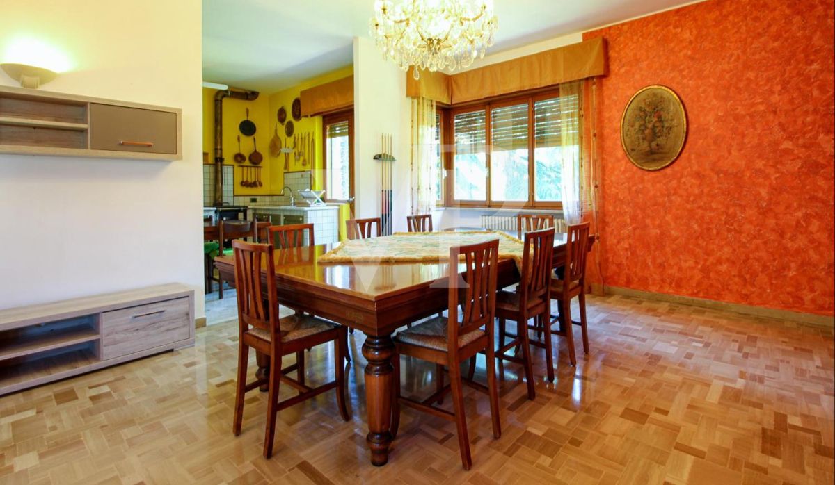 Geräumige und helle Drei-Zimmer-Wohnung
