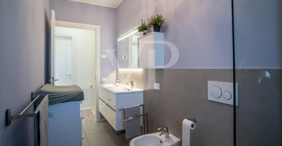 Klasse A4 Kopf-Reihenhaus mit Garten