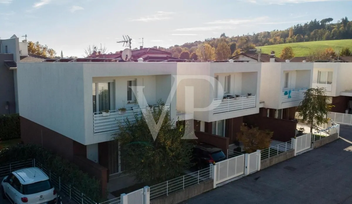 Klasse A4 Kopf-Reihenhaus mit Garten