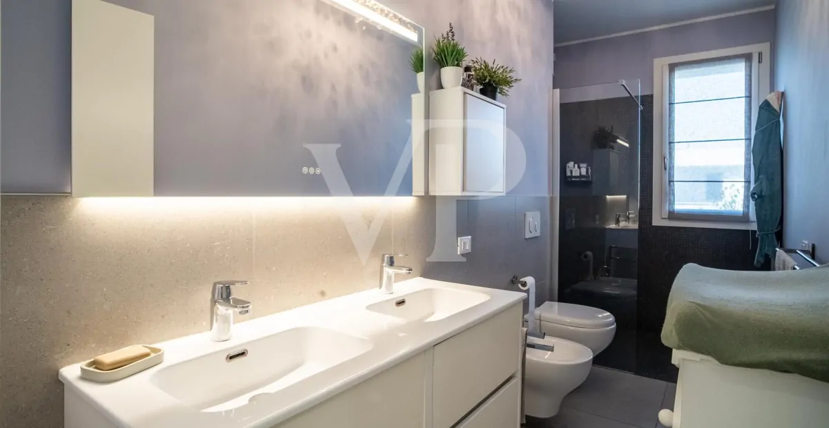 Klasse A4 Kopf-Reihenhaus mit Garten