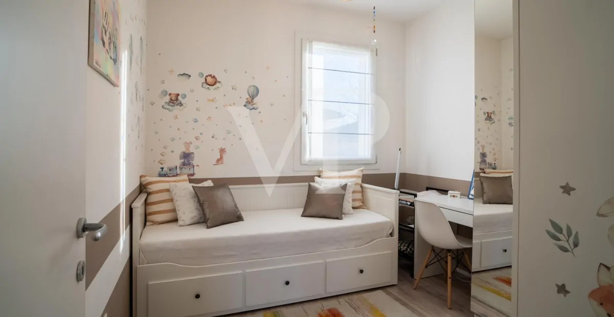 Klasse A4 Kopf-Reihenhaus mit Garten