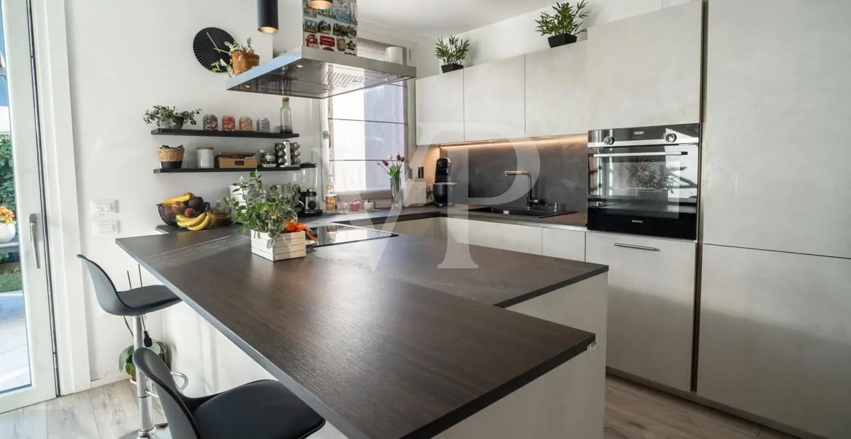 Klasse A4 Kopf-Reihenhaus mit Garten