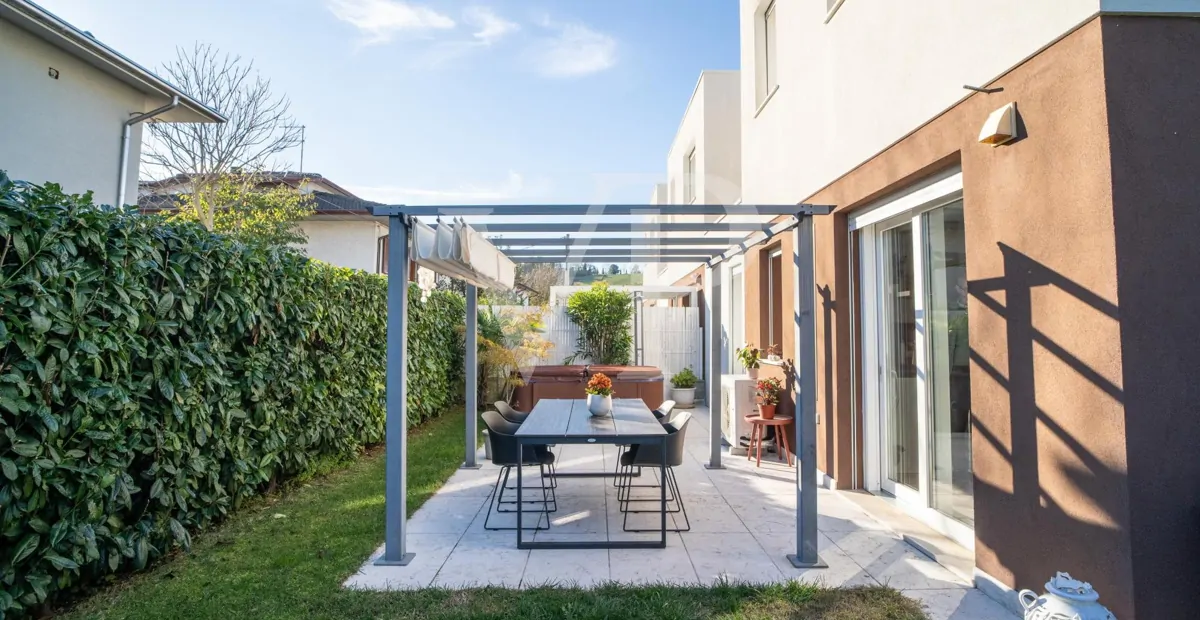 Klasse A4 Kopf-Reihenhaus mit Garten