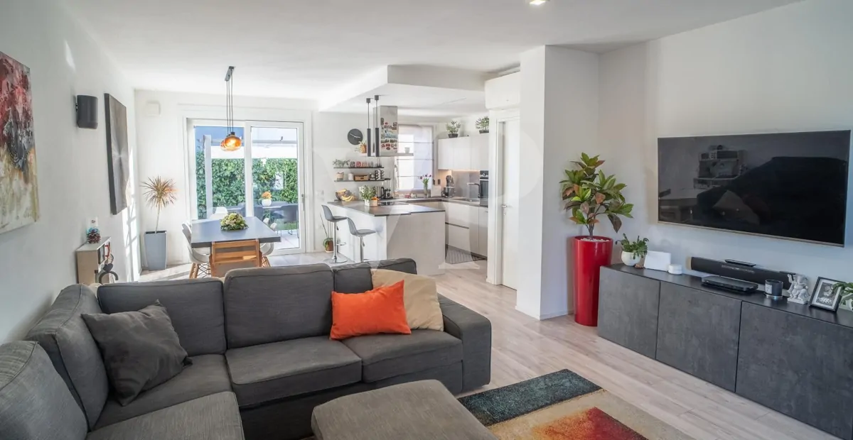 Klasse A4 Kopf-Reihenhaus mit Garten