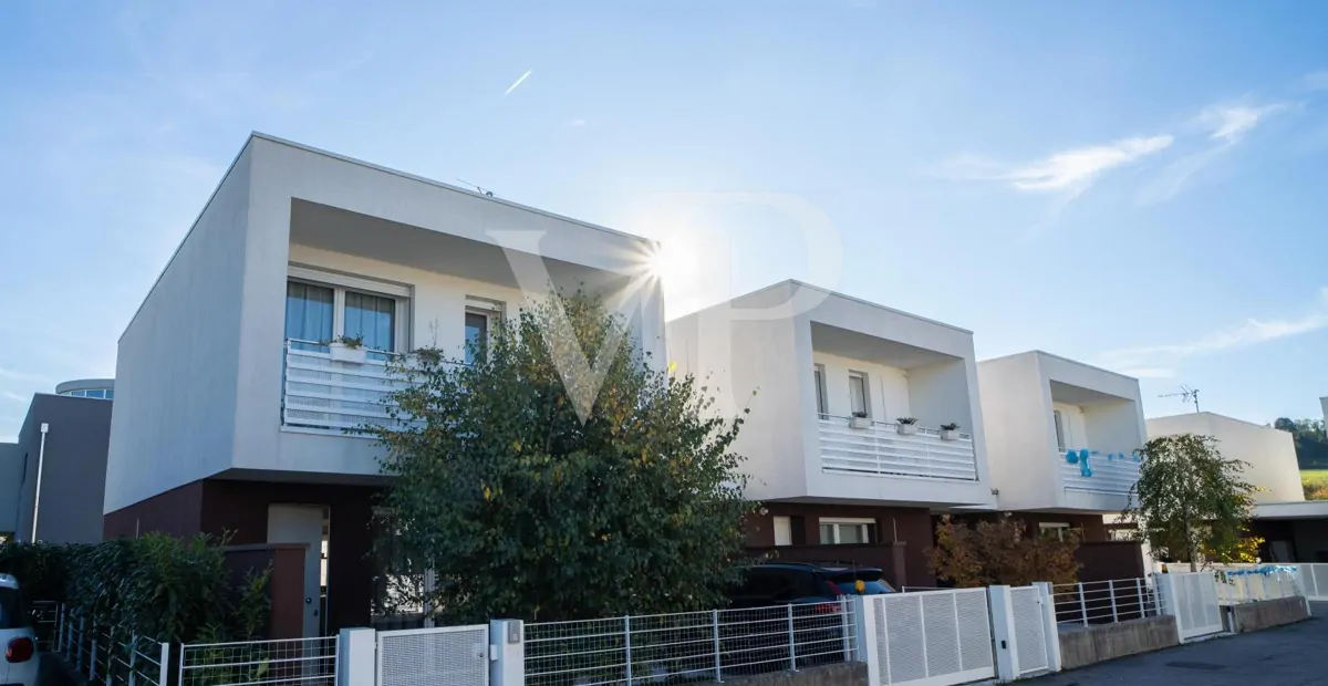 Klasse A4 Kopf-Reihenhaus mit Garten