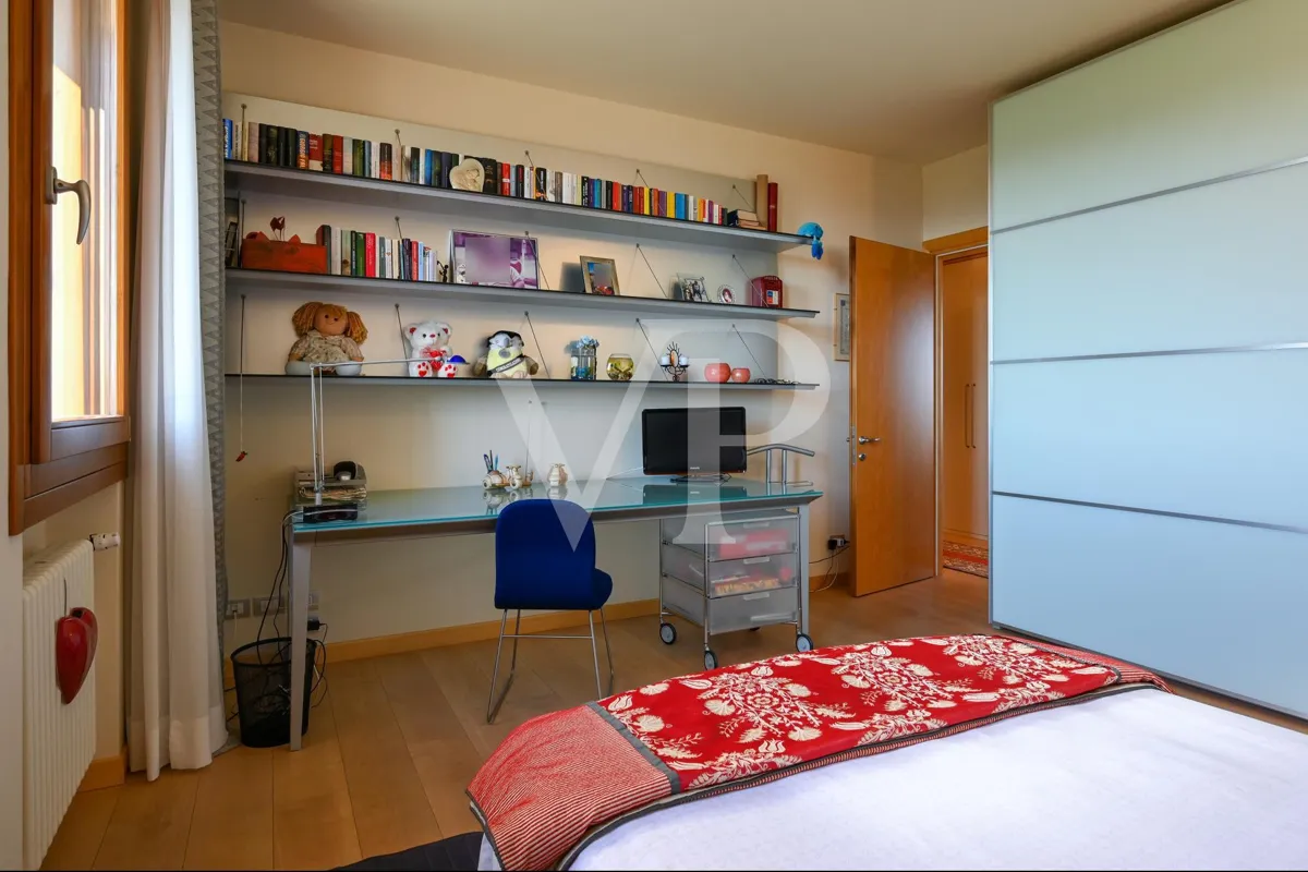 Exklusive Panoramavilla mit Pool