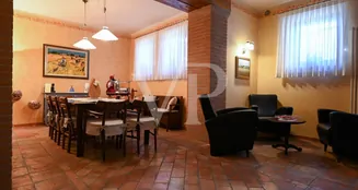 von_poll_real_estate_property_IT243551516_image_322