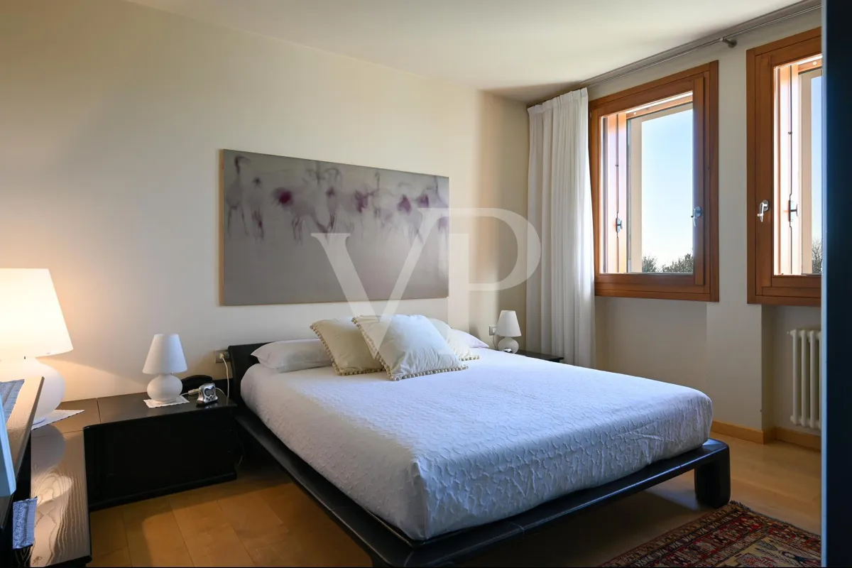 Exklusive Panoramavilla mit Pool