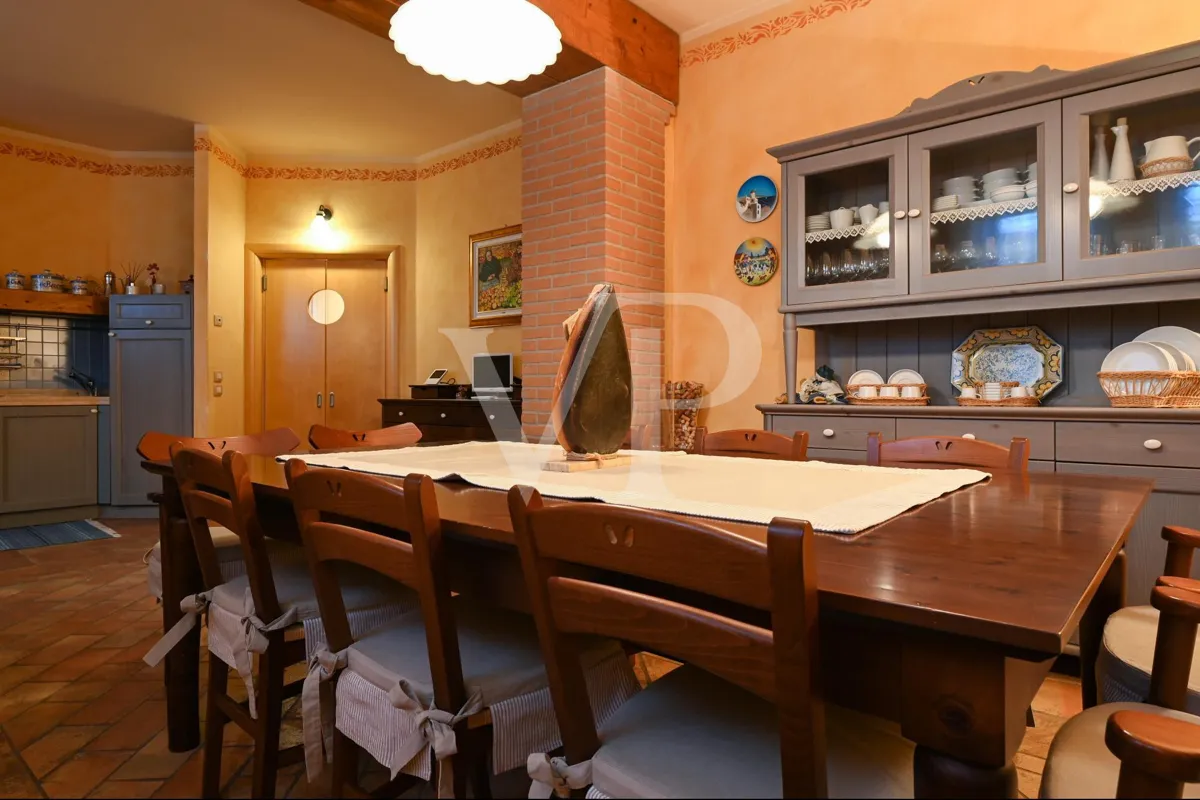 Exklusive Panoramavilla mit Pool