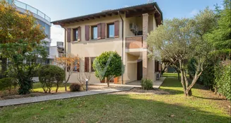 von_poll_real_estate_property_IT253551726_image_1