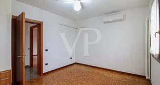 von_poll_real_estate_property_IT253551726_image_24