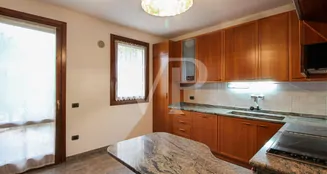 von_poll_real_estate_property_IT253551726_image_9