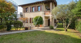 von_poll_real_estate_property_IT253551726_image_0