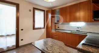 von_poll_real_estate_property_IT253551726_image_8