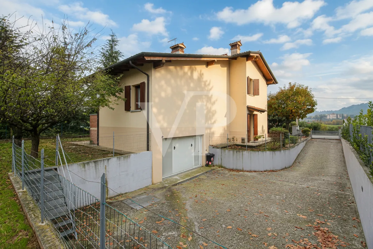 Villa singola a 5 minuti dalla Caserma Ederle