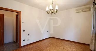 von_poll_real_estate_property_IT253551726_image_161