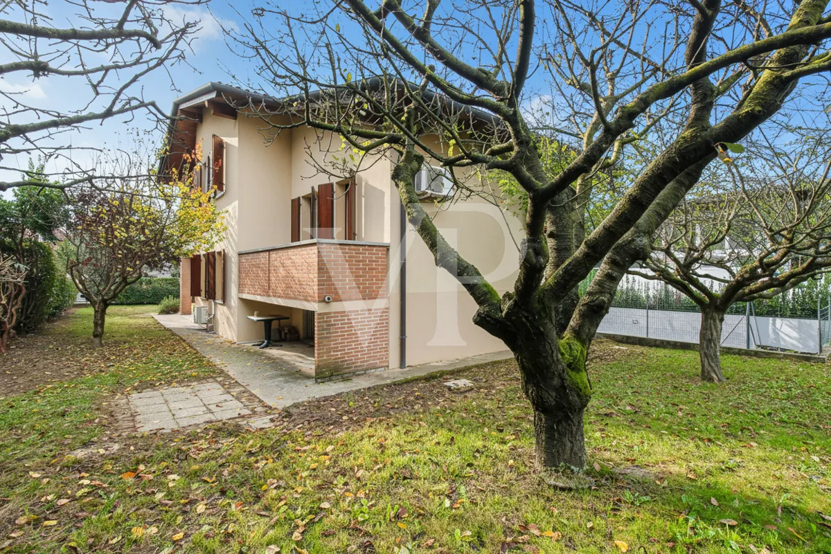 Villa singola a 5 minuti dalla Caserma Ederle