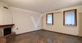 von_poll_real_estate_property_IT253551726_image_152