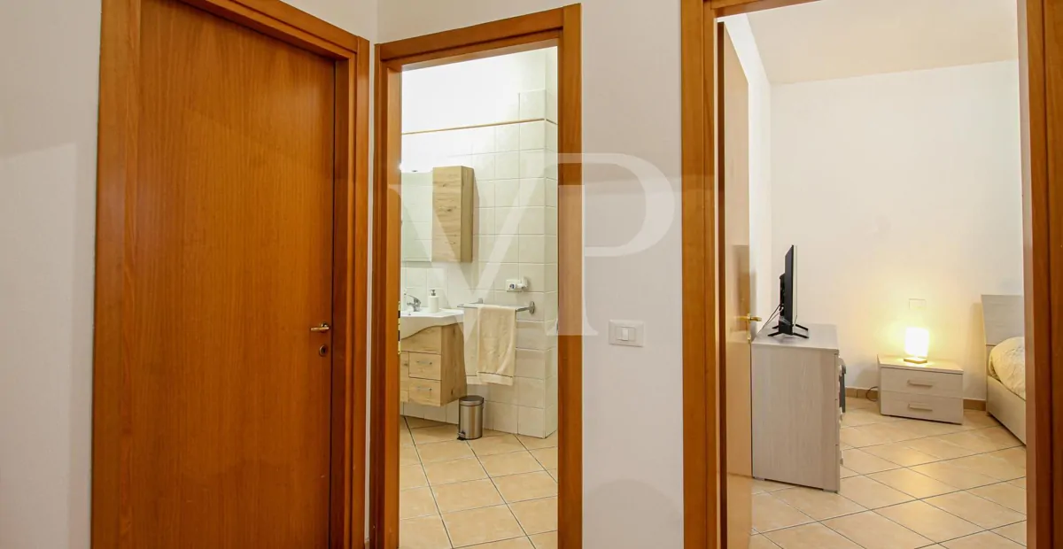 Appartamento bicamere rinnovato
piano terra ed accesso indipendente