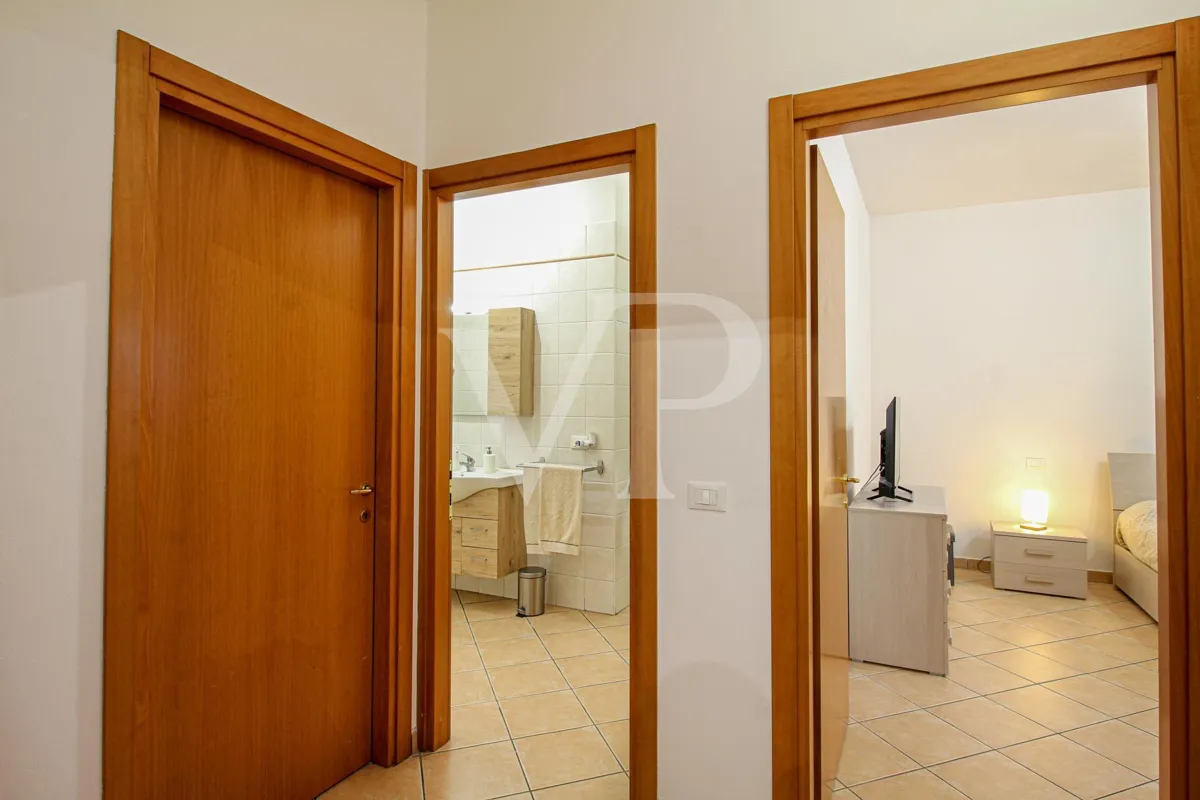 Appartamento bicamere rinnovato
piano terra ed accesso indipendente