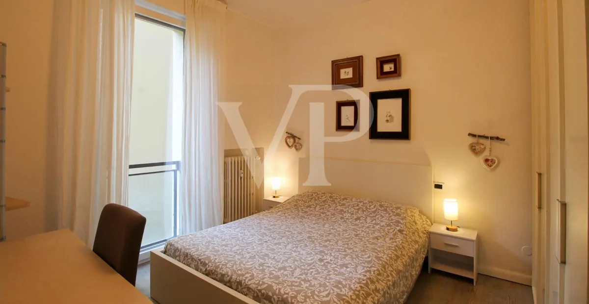 Große möblierte Drei-Zimmer-Wohnung - Stadtzentrum