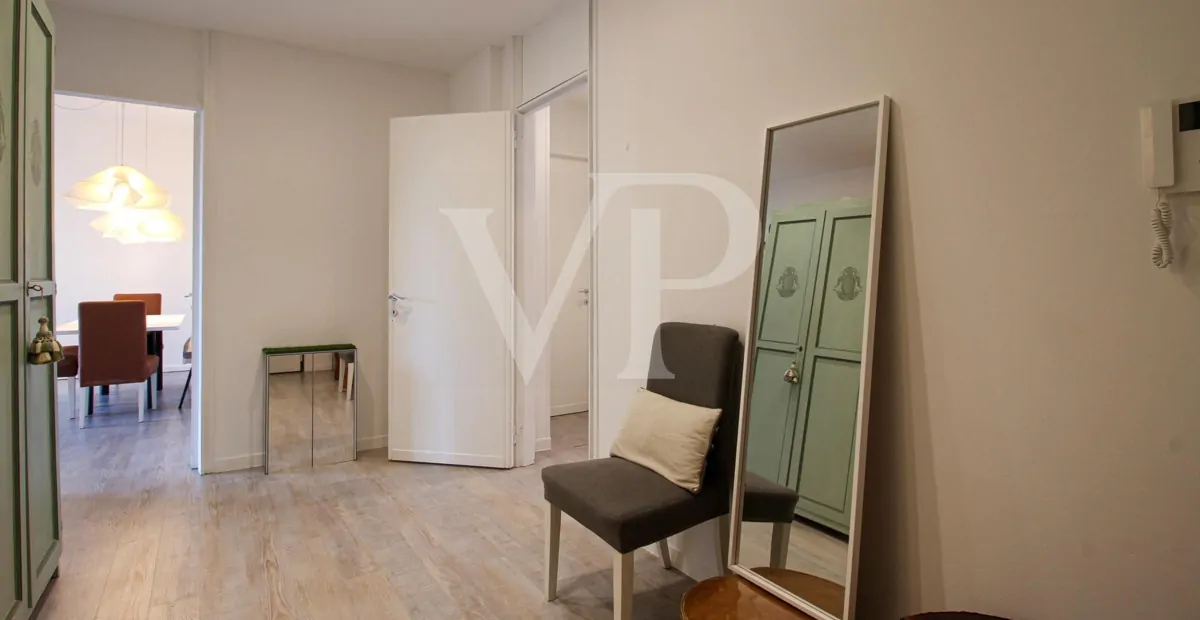 Große möblierte Drei-Zimmer-Wohnung - Stadtzentrum