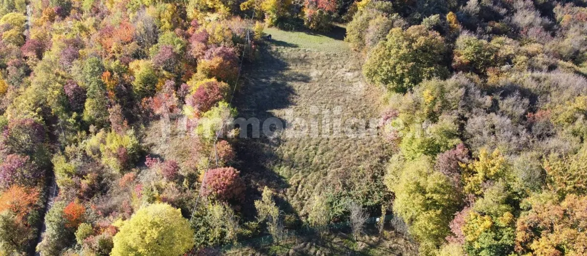 Baugrundstück mit genehmigtem Projekt für 2 freistehende Villen