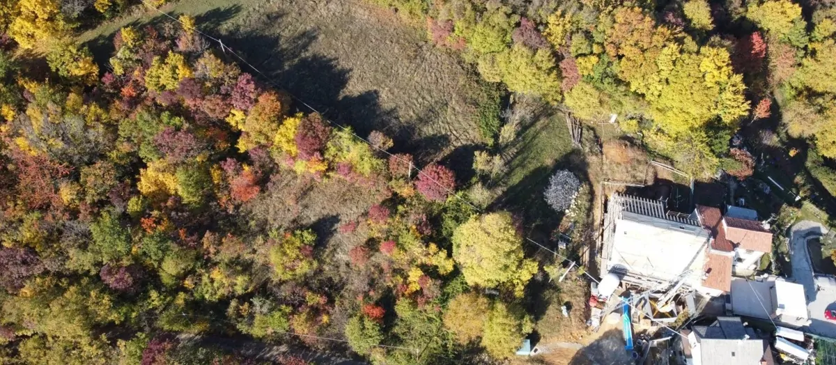 Baugrundstück mit genehmigtem Projekt für 2 freistehende Villen