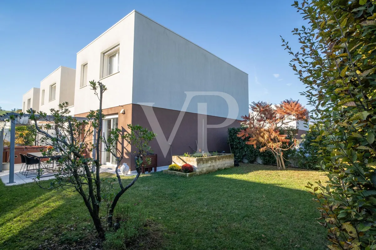 Klasse A4 Kopf-Reihenhaus mit Garten