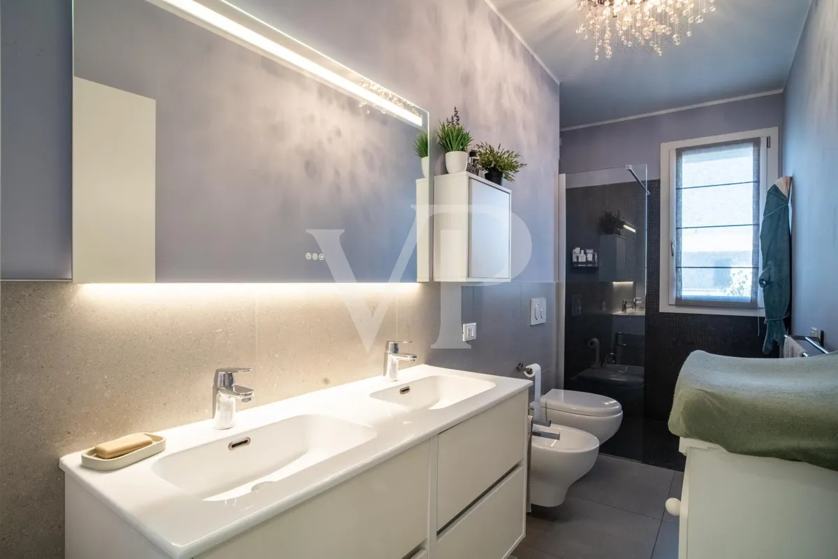 Klasse A4 Kopf-Reihenhaus mit Garten