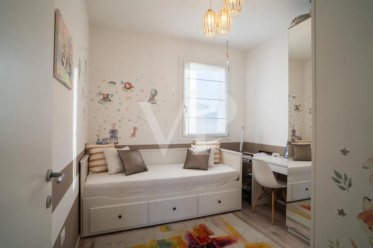 Klasse A4 Kopf-Reihenhaus mit Garten