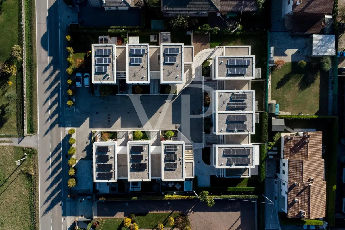 Klasse A4 Kopf-Reihenhaus mit Garten