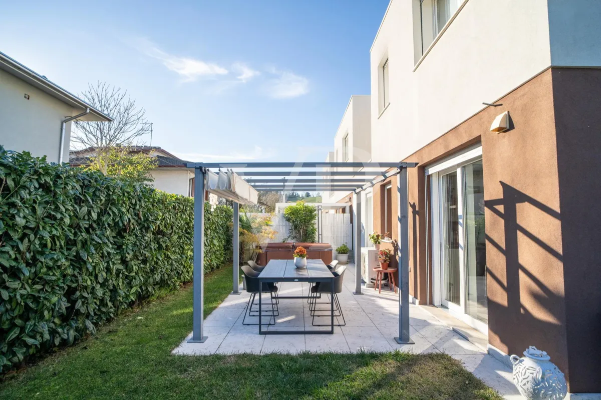 Klasse A4 Kopf-Reihenhaus mit Garten