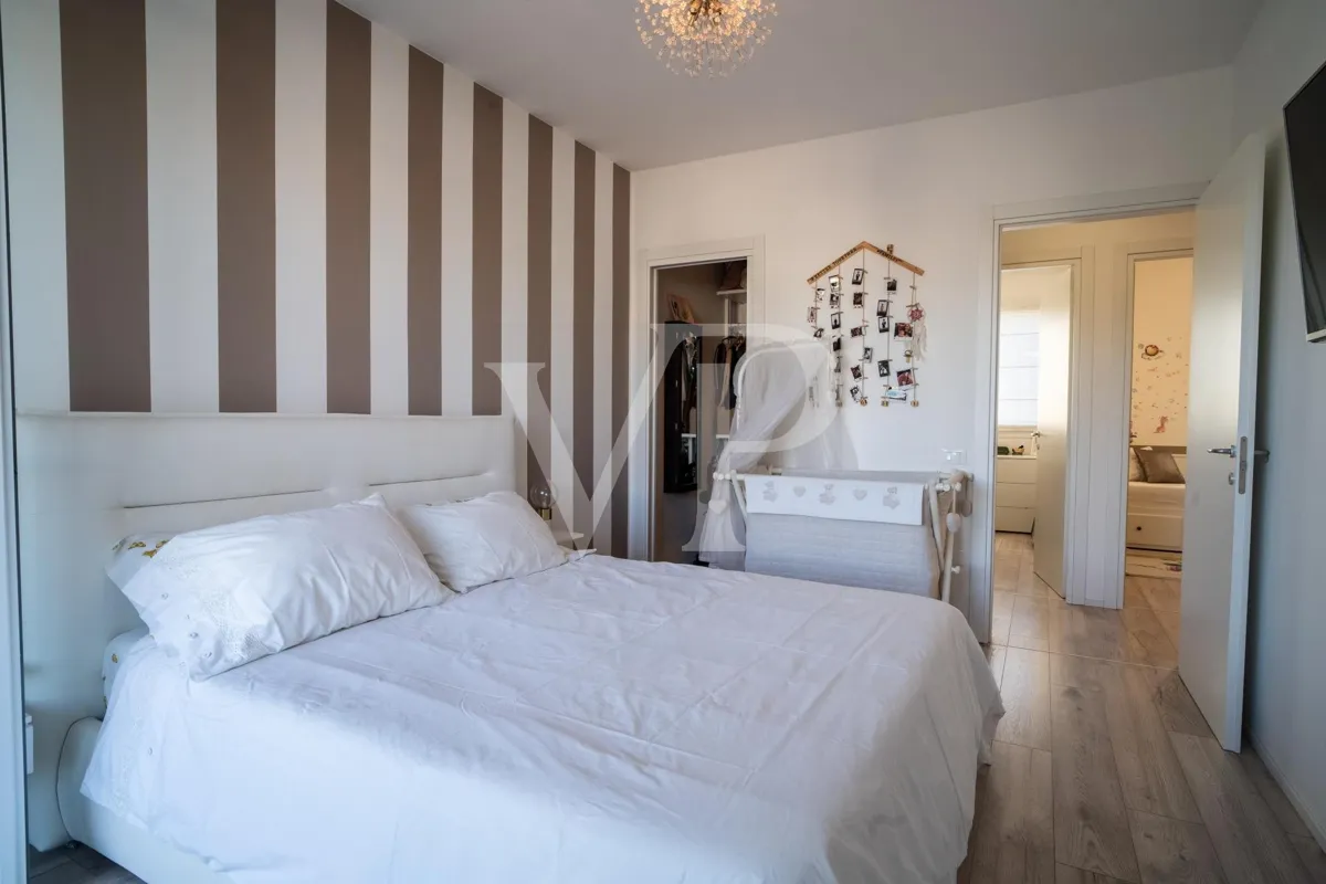 Klasse A4 Kopf-Reihenhaus mit Garten