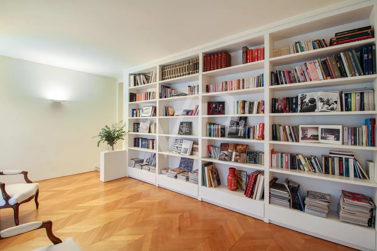 Elegantes renoviertes Gebäude im Zentrum