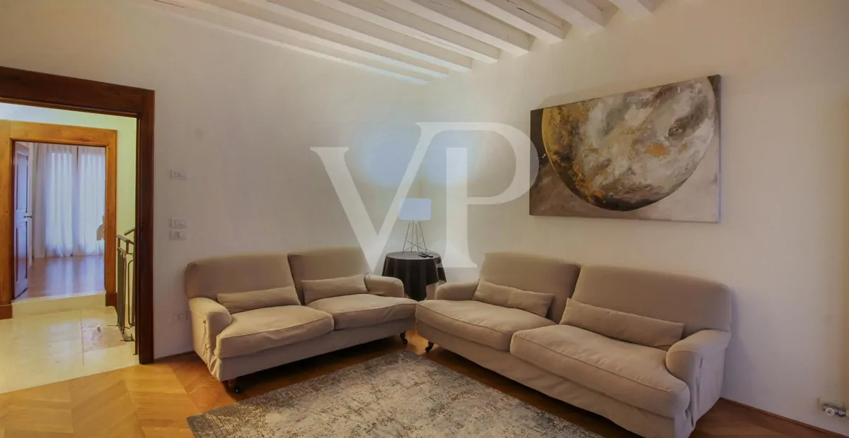 Elegant renovated building in the center