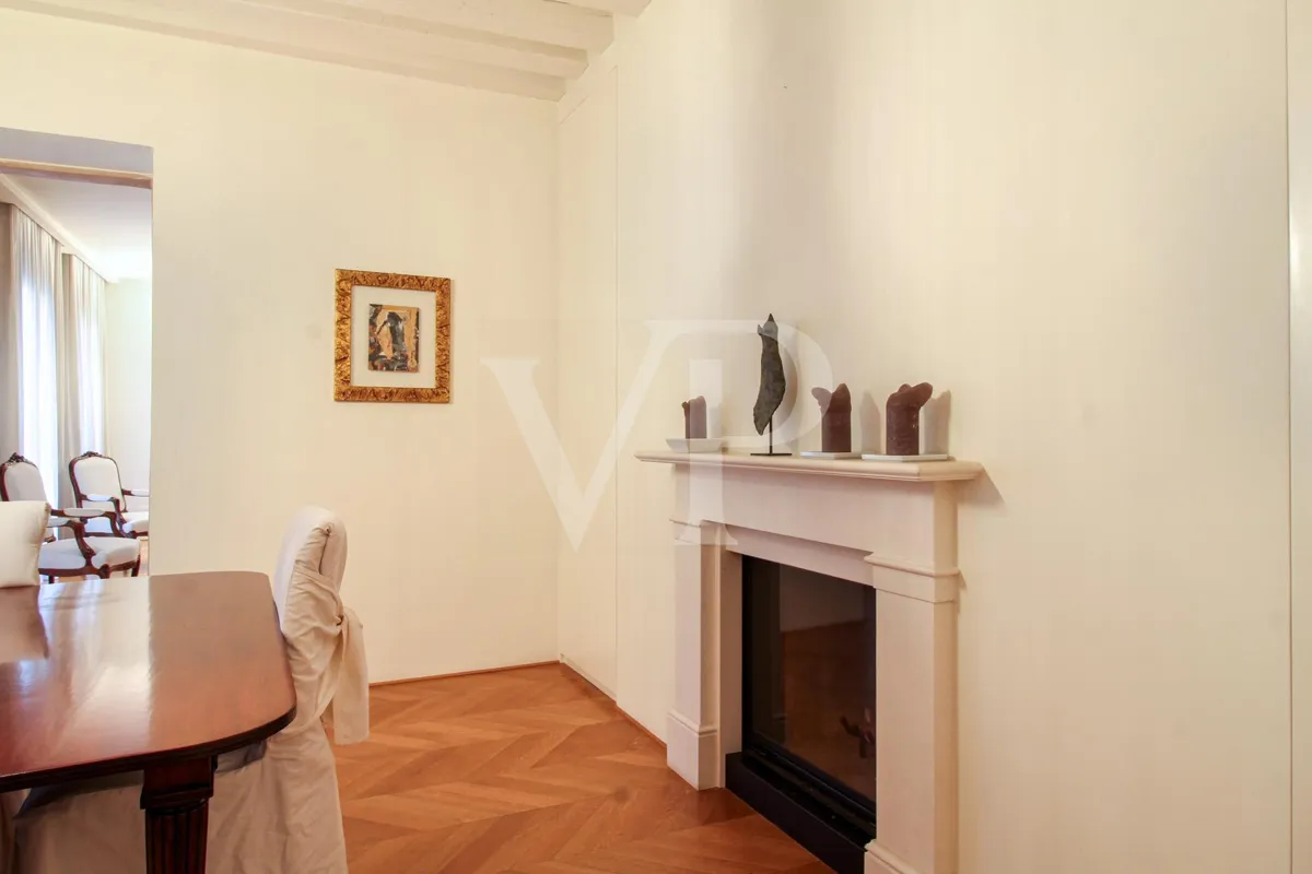 Elegantes renoviertes Gebäude im Zentrum