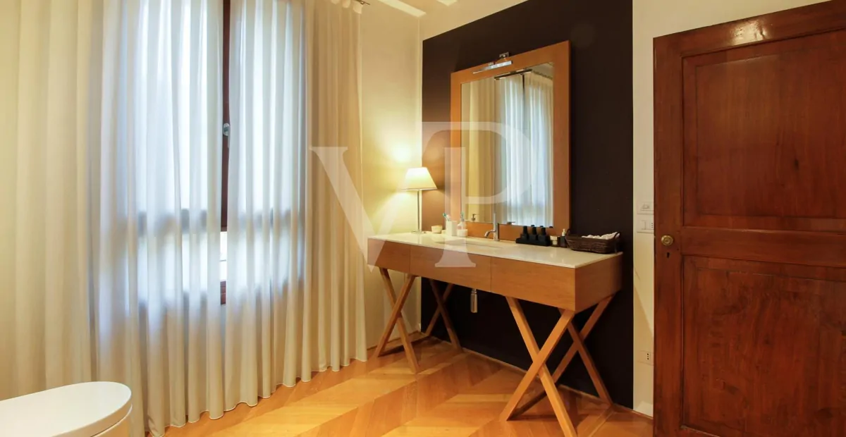 Elegant renovated building in the center