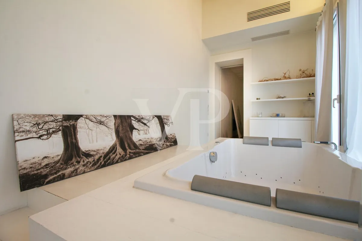 Elegantes renoviertes Gebäude im Zentrum