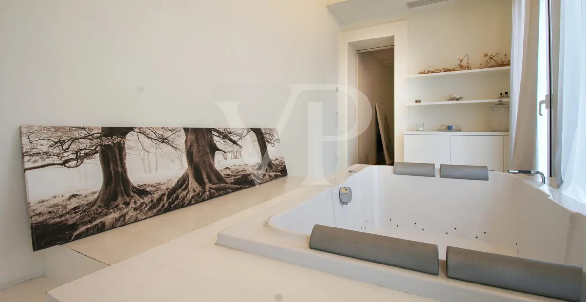 Elegant renovated building in the center