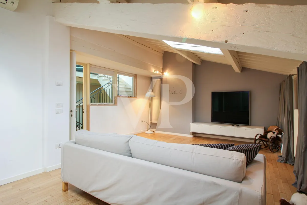 Elegantes renoviertes Gebäude im Zentrum