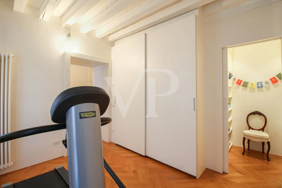 Elegantes renoviertes Gebäude im Zentrum