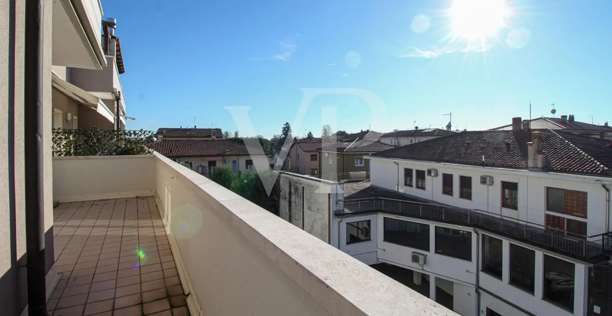 Moderne Zwei-Zimmer-Wohnung mit großer Terrasse und Doppelgarage