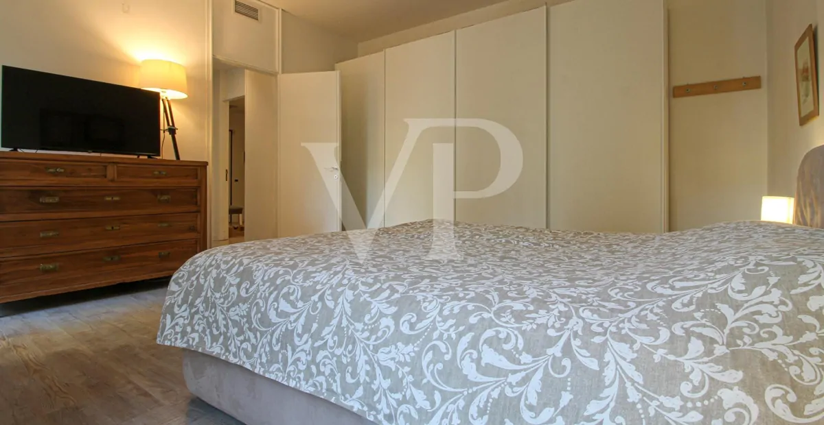 Große möblierte Drei-Zimmer-Wohnung - Stadtzentrum