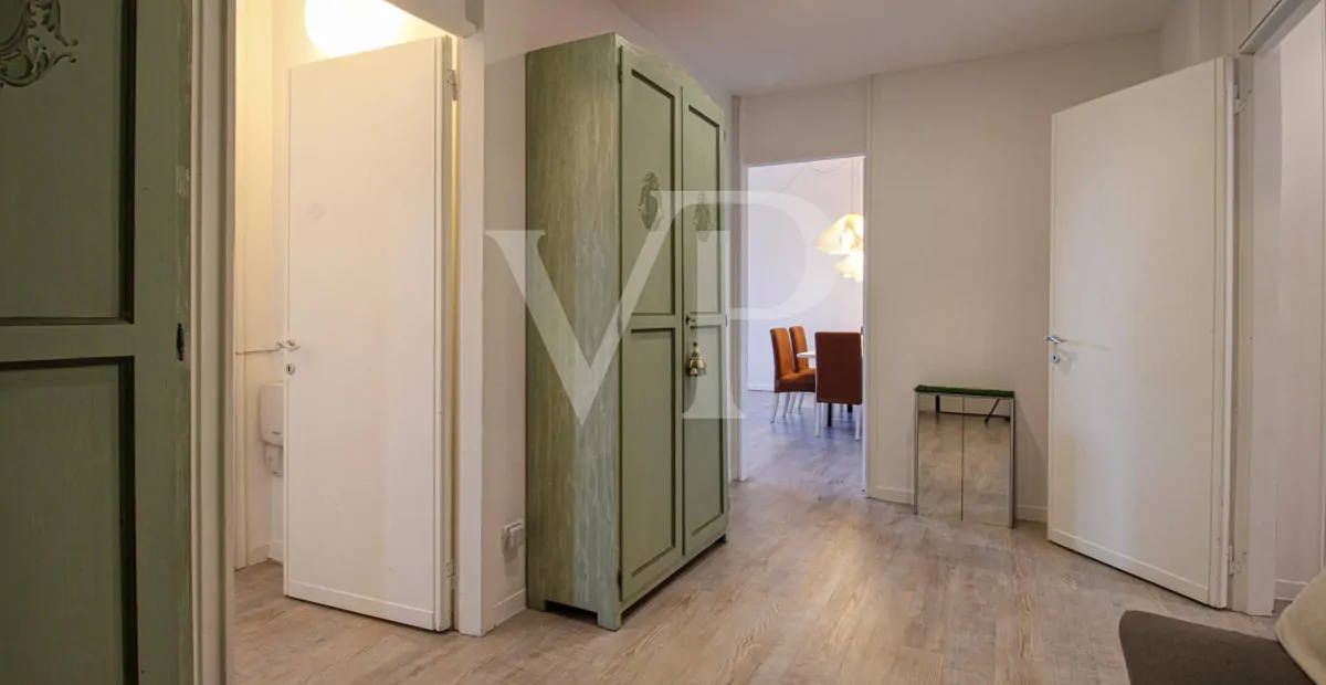 Große möblierte Drei-Zimmer-Wohnung - Stadtzentrum