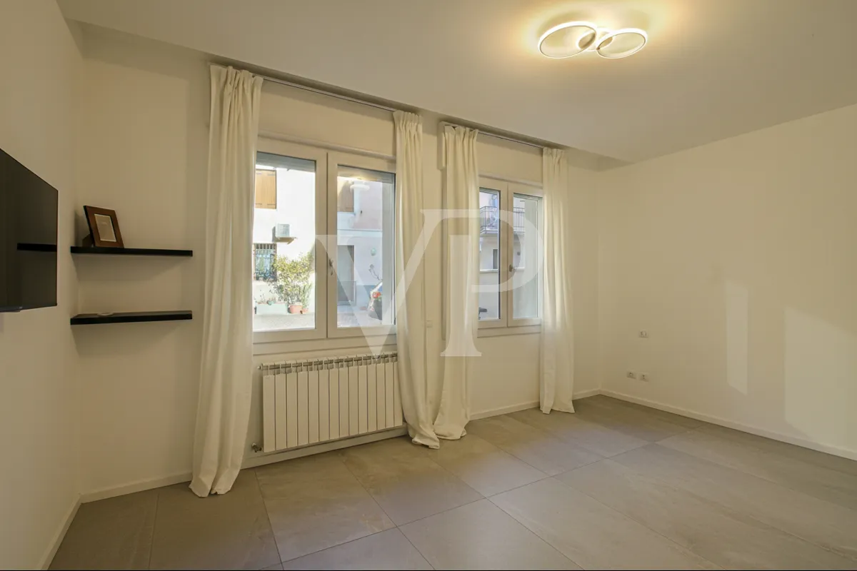 Virtual Home Staging