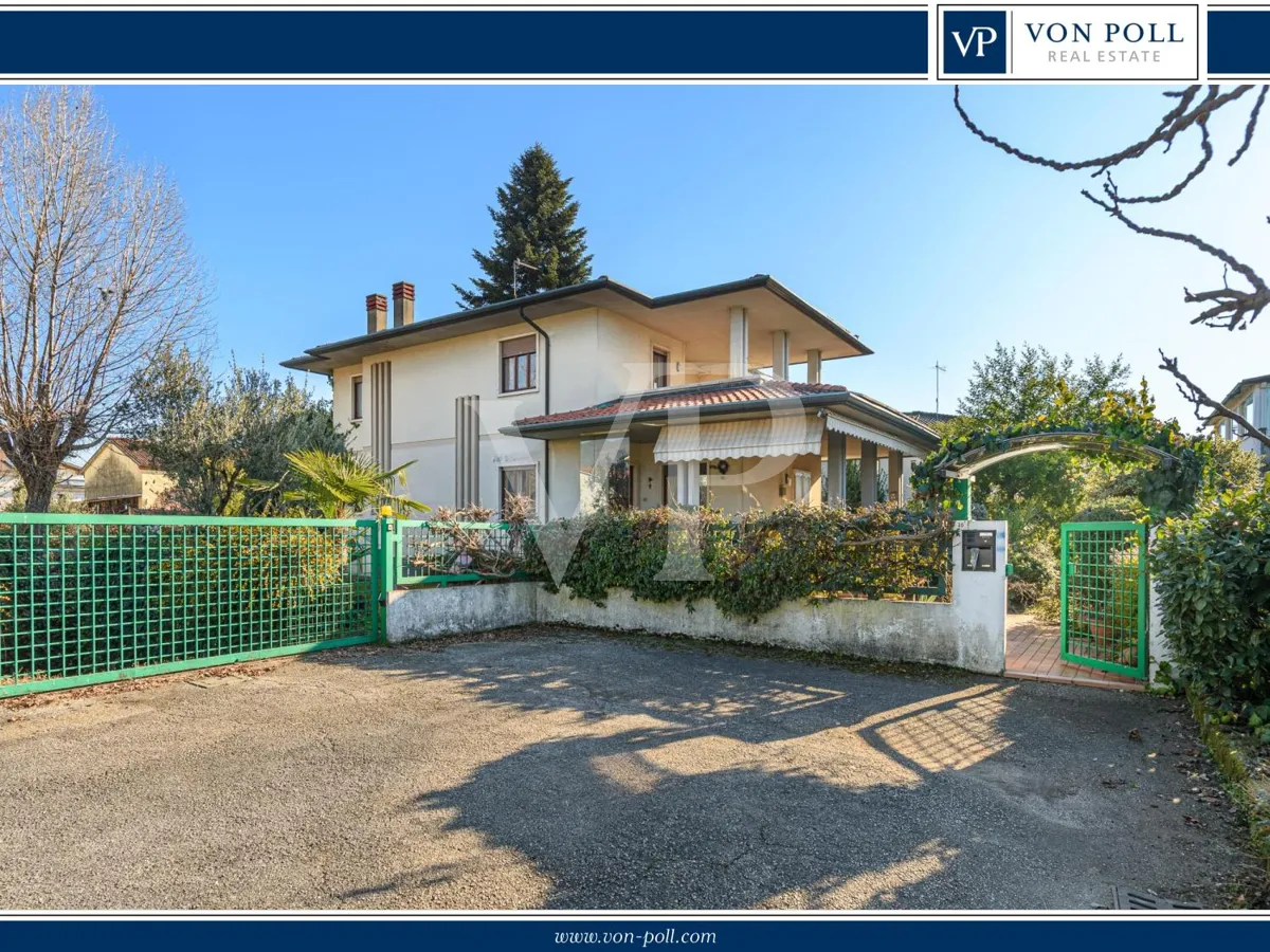 Freistehende Villa mit Garten - Nichteigentum