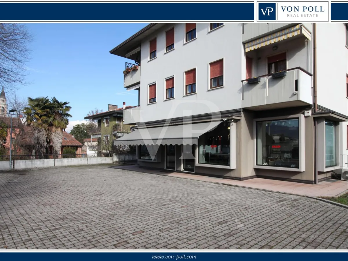 Negozio a reddito con ampio parcheggio privato – Motta di Costabissara (SP46 Pasubio)