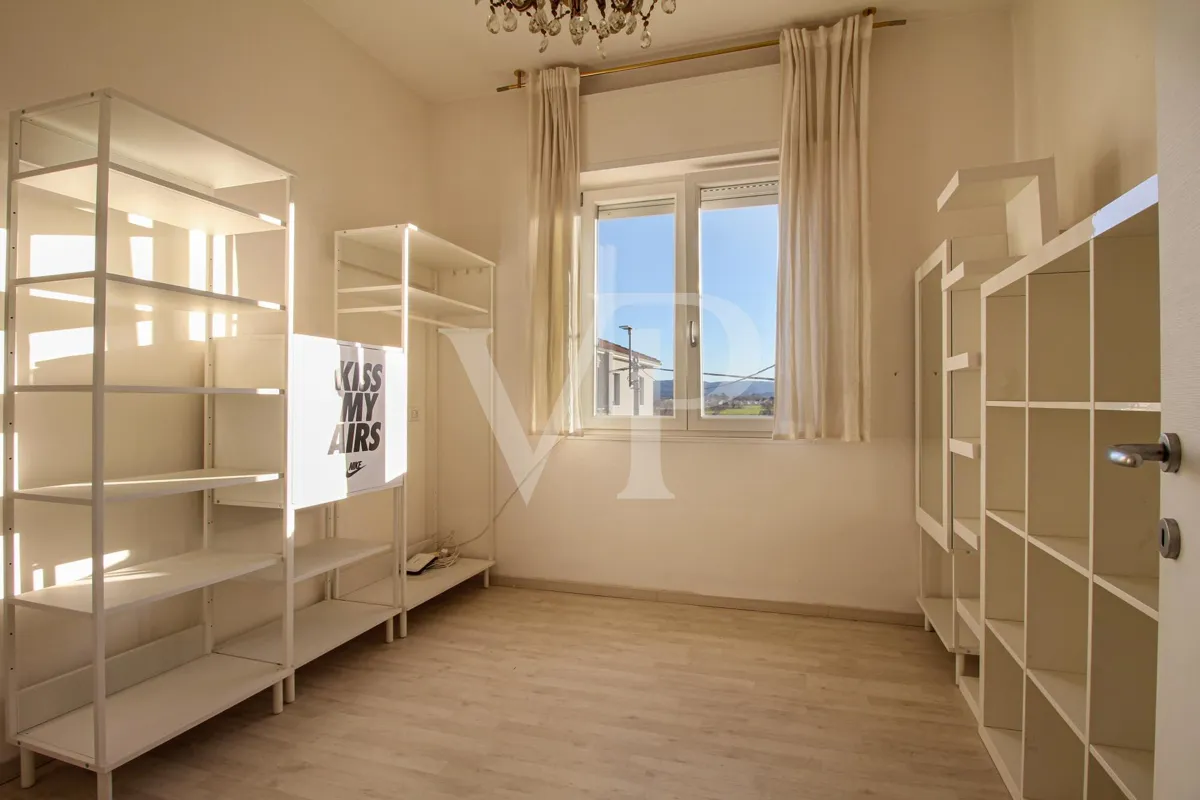 Comfort e Luce a Due Passi dalla Base Americana