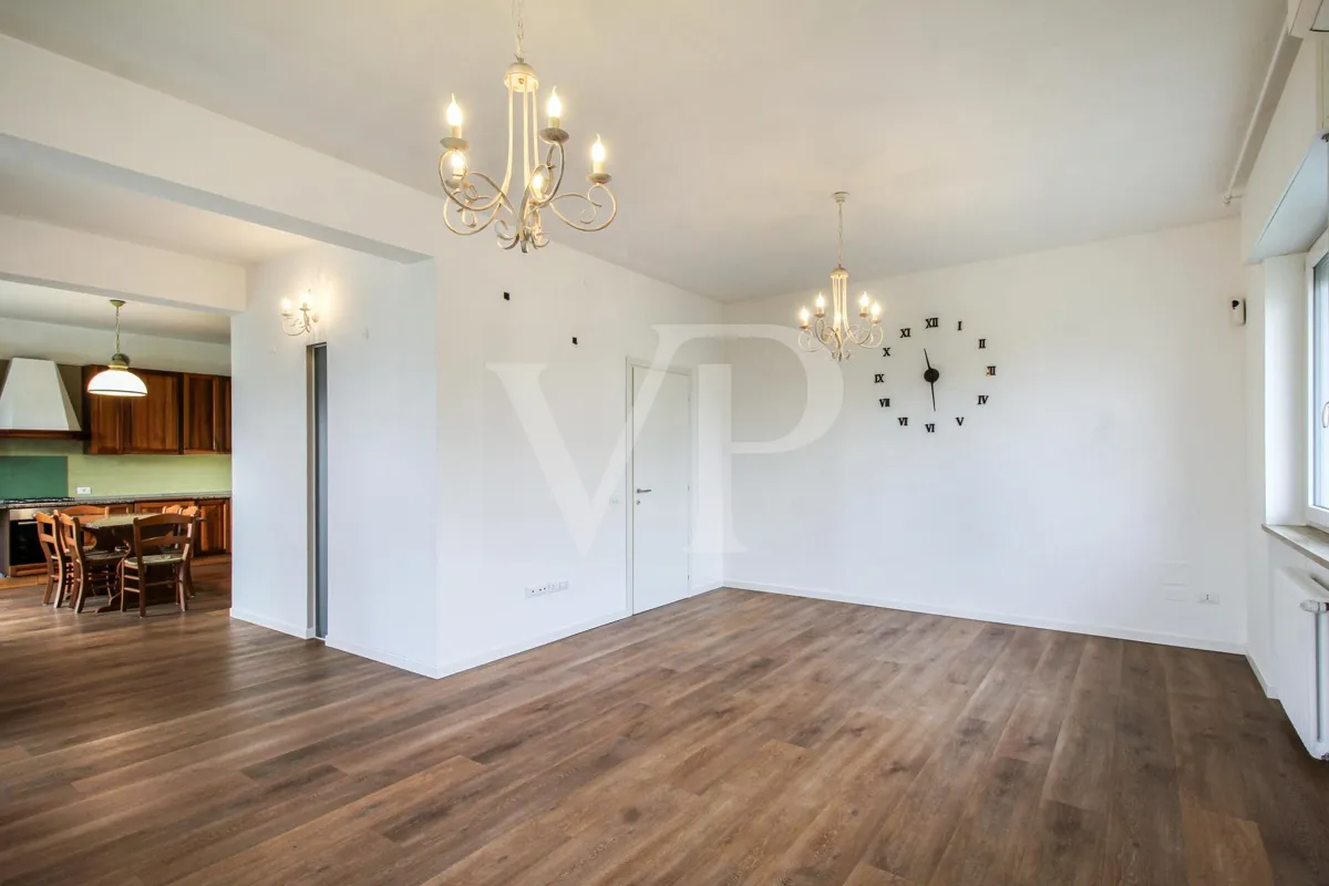 Elegante freistehende Villa mit privatem Garten